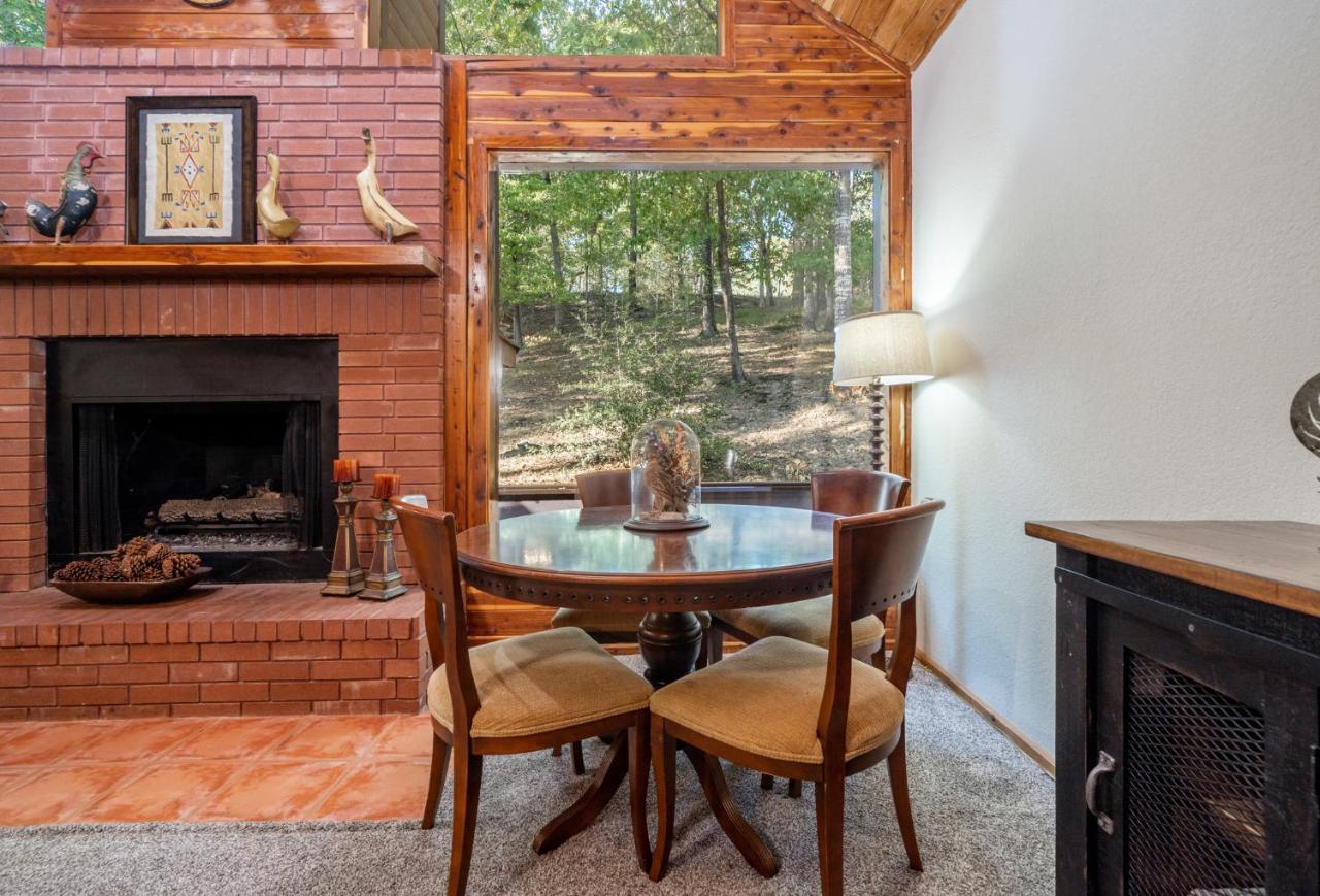 Luxury Rock Creek Cabin W Deck By Lake Hamilton Гот-Спрінґс Номер фото